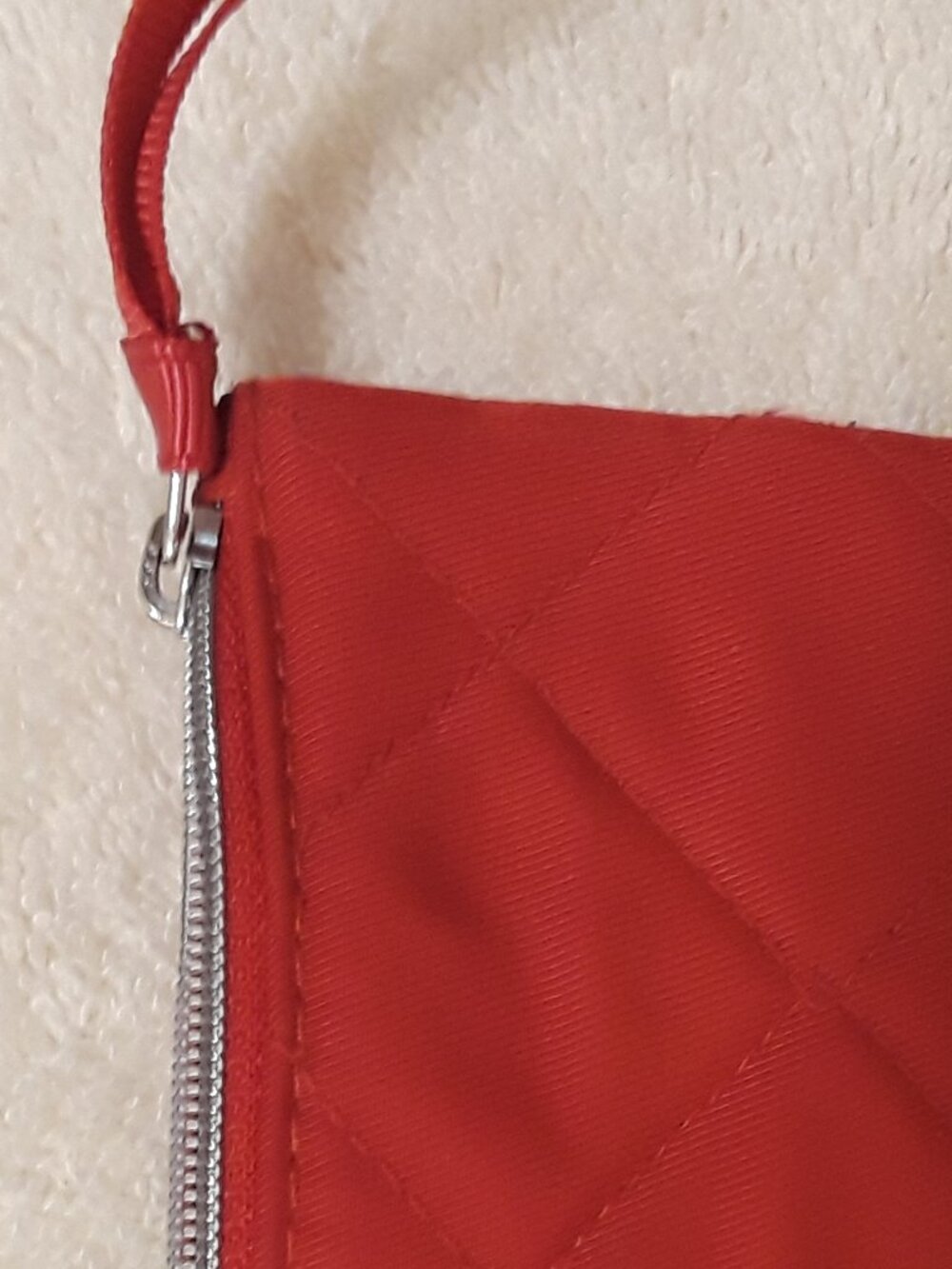 Wallet - Vera Bradley Solid Red Quilted Zip Clear ID Case & Card Holder Key Ring - Picture 12 of 12